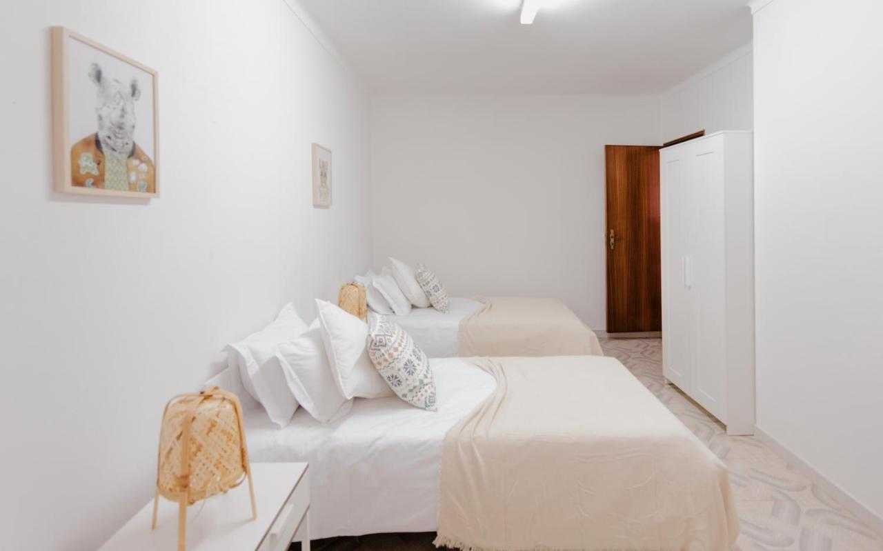 شقة Zambujeira Do Mar 4-Bed House Perfect For Families & Friends المظهر الخارجي الصورة